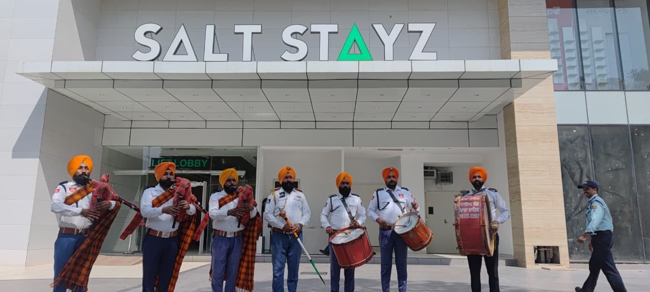 Lakshdeep army band performing